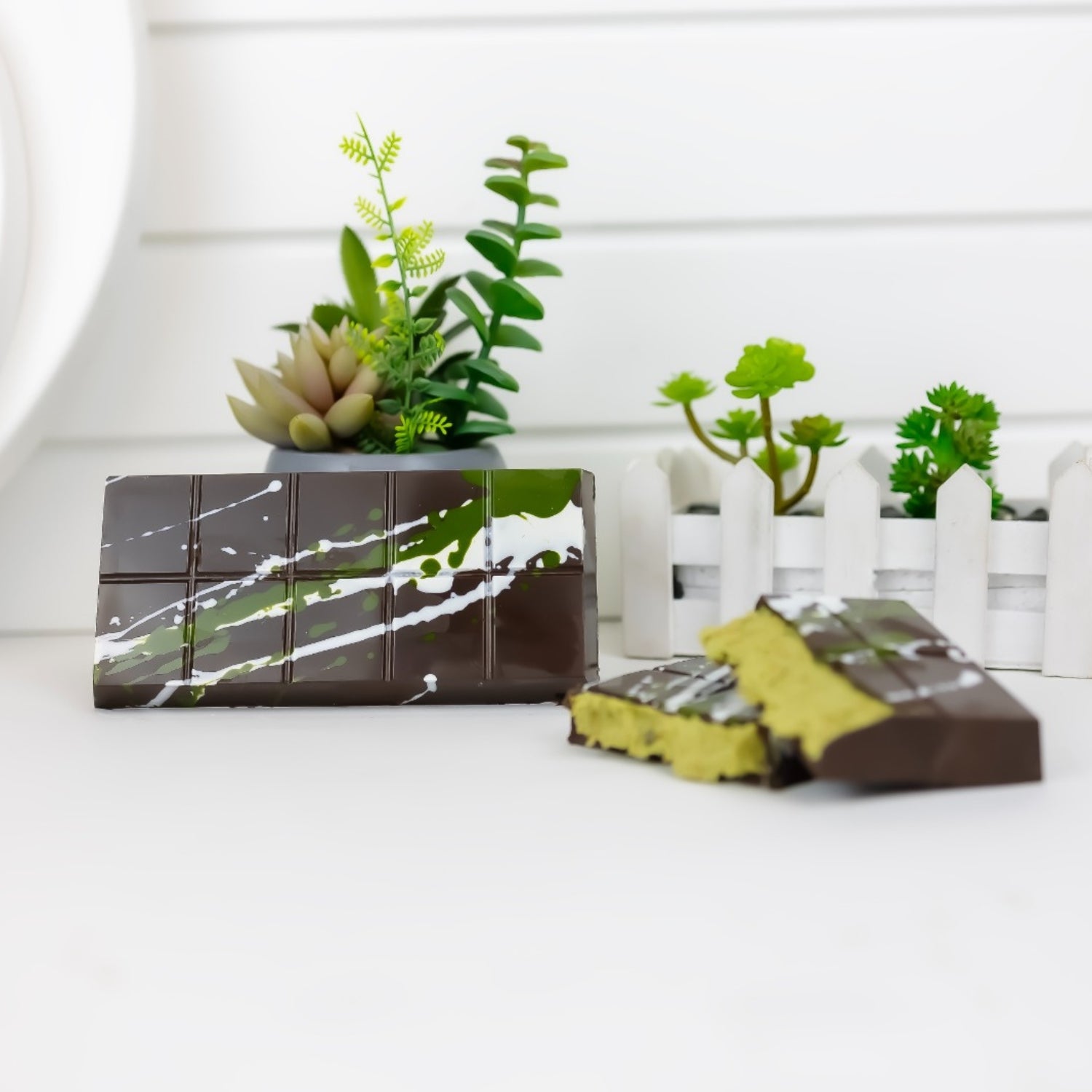 Real Dark Pistachio Kunafa Chocolate - Wonder Forever