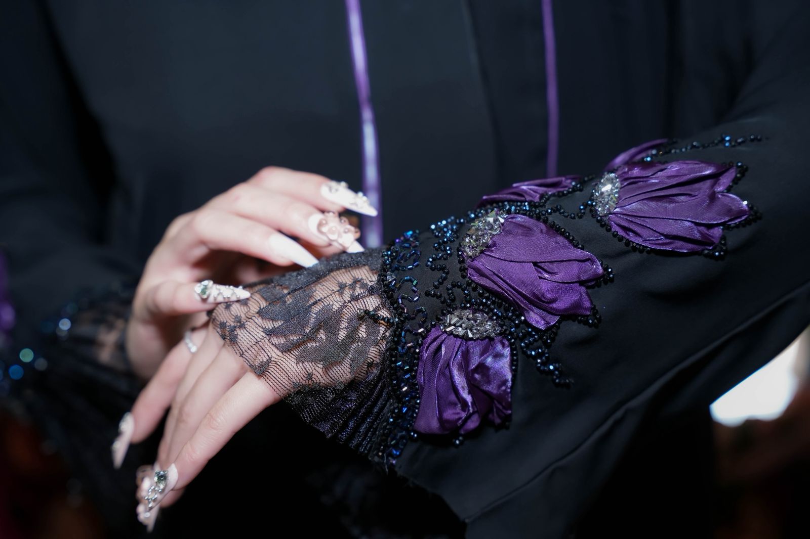 Midnight Grace Abaya – Wonder Forever